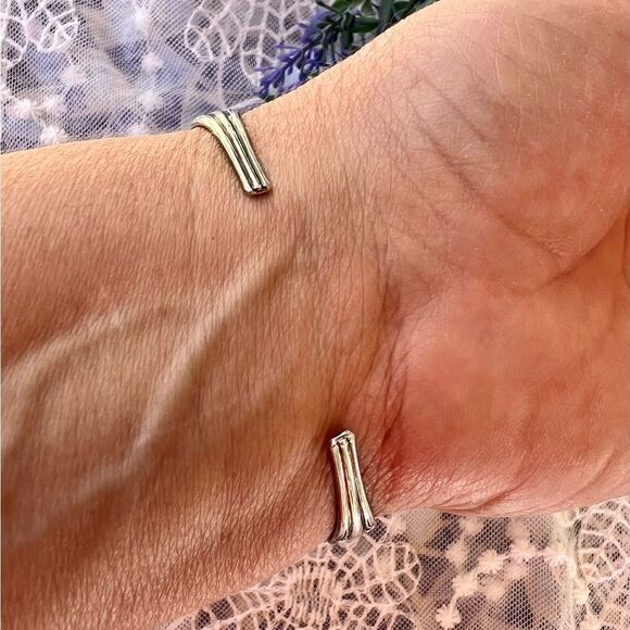 Vintage 1949 Wm. A. Rogers Oneida Old South II Flat-wear Monogram Cuff - Picture 3 of 11